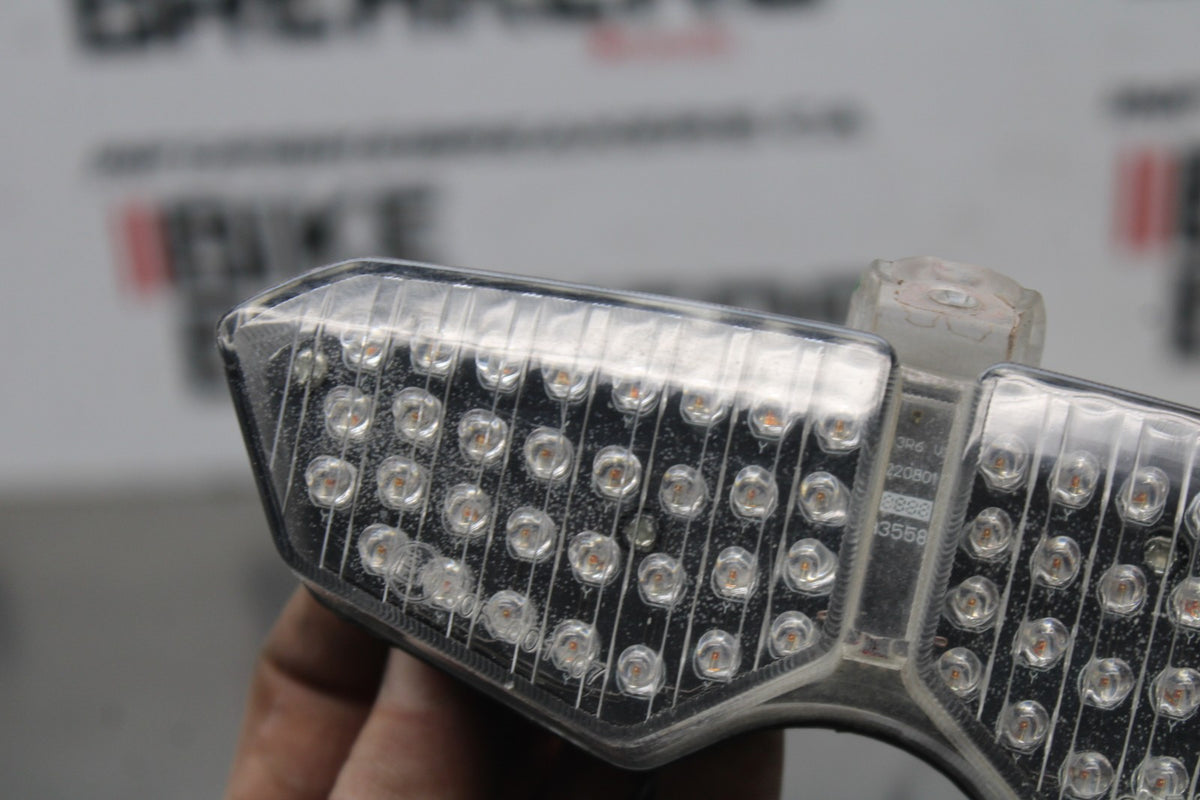 05 YAMAHA YZF R6 REAR TAIL TAILLIGHT BACK BRAKE LIGHT BB814