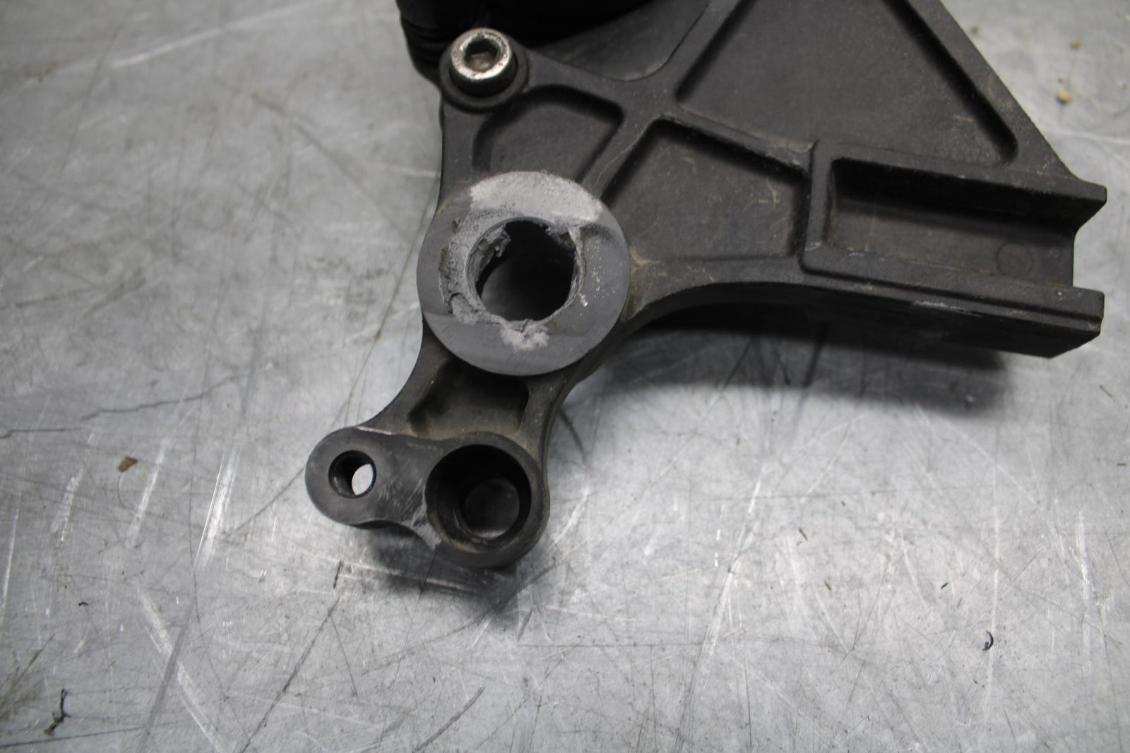 12-17 KAWASAKI NINJA 650 REAR BACK BRAKE CALIPER W MOUNT BRACKET 43034-0037 BB47