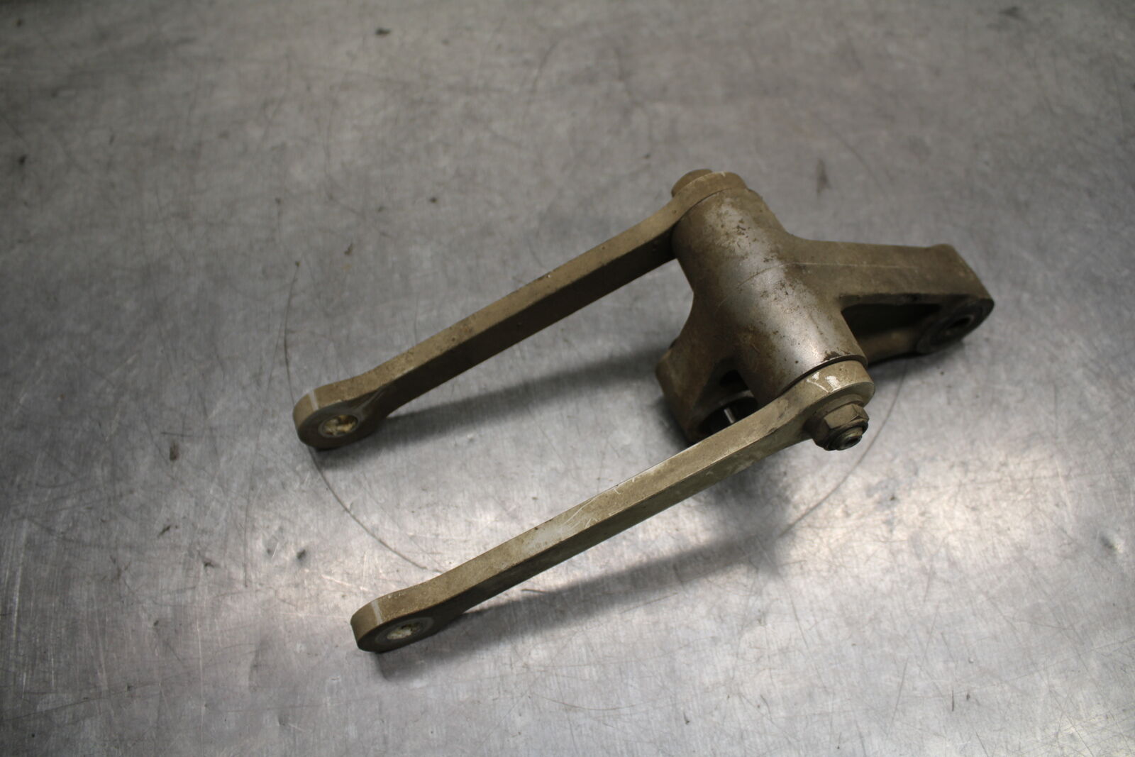 06-07 YAMAHA YZF R6 REAR DOGBONE SHOCK LINKAGE LINK BB742