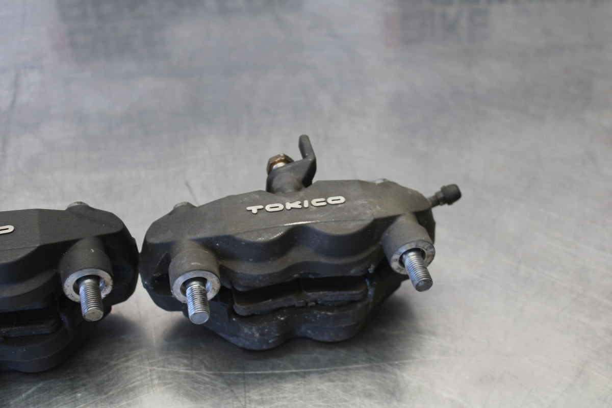 06-07 SUZUKI GSXR 600 RIGHT LEFT FRONT BRAKE CALIPER SET PAIR CALIPERS BB863