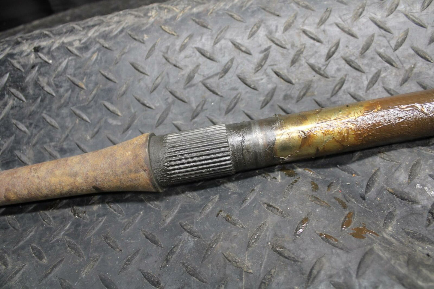 2004 Yamaha Banshee 350 YFZ350 REAR AXLE BACK WHEEL PIVOT BOLT AXEL SHAFT BB232