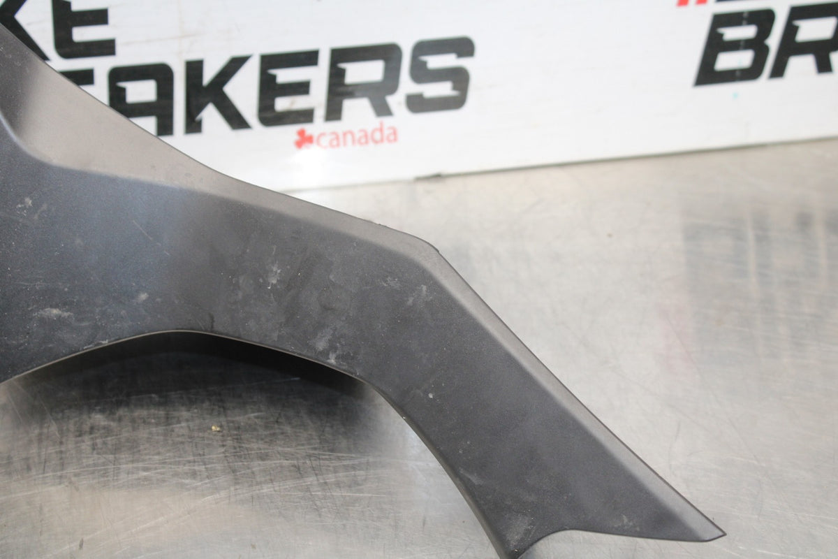 18 YAMAHA YZF R1  RIGHT FRONT UPPER FAIRING COWL PLASTIC BB838