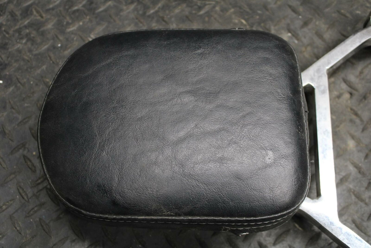 05-06 KAWASAKI VULCAN 1500 VN1500 CLASSIC BACK REST SISSY BAR BB220