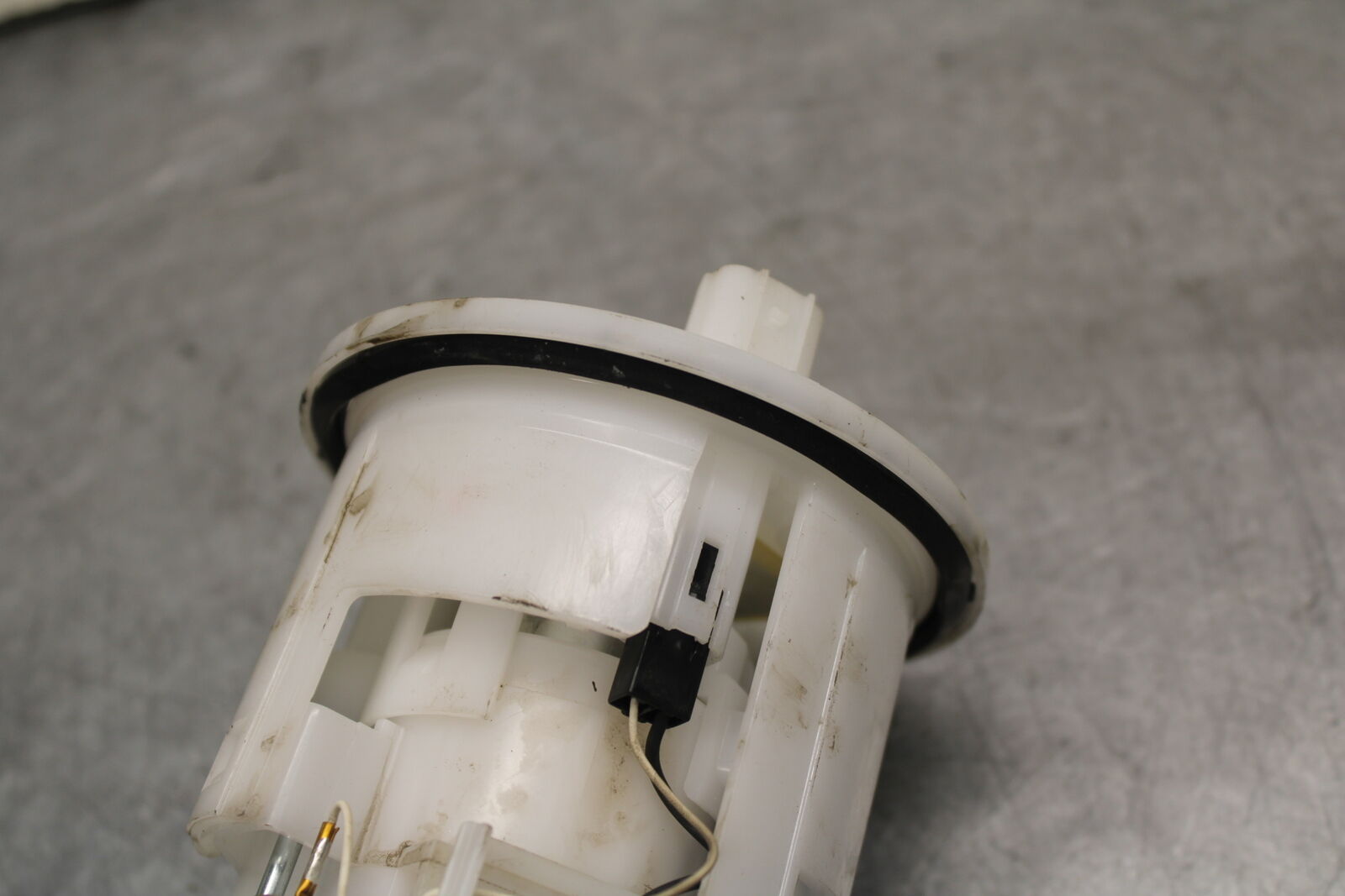 09-14 YAMAHA YZF R1 FUEL PUMP GAS PETROL SENDER UNIT 14B-13907-20-00 BB696