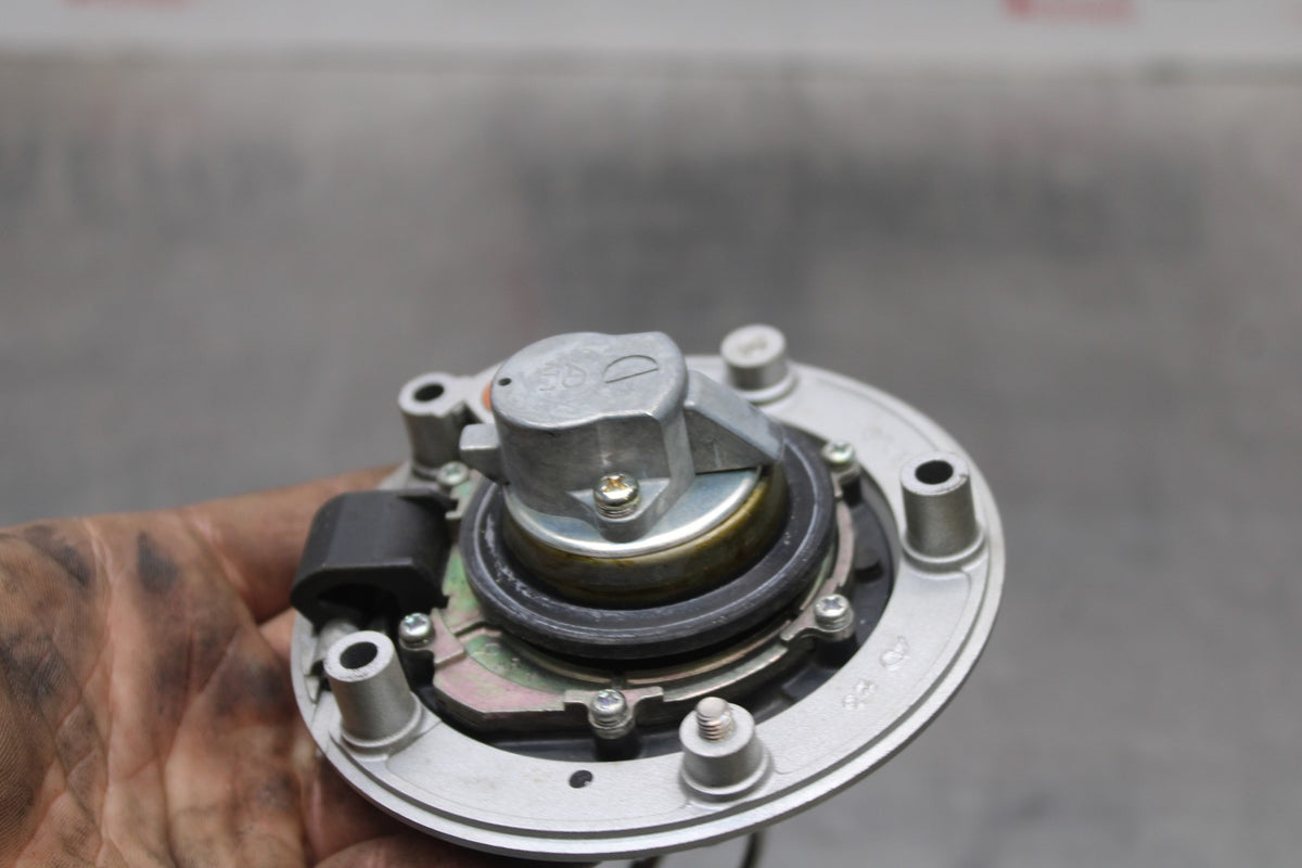 08-10 SUZUKI GSXR 600 FUEL TANK GAS CAP & SEAT LOCK BB202