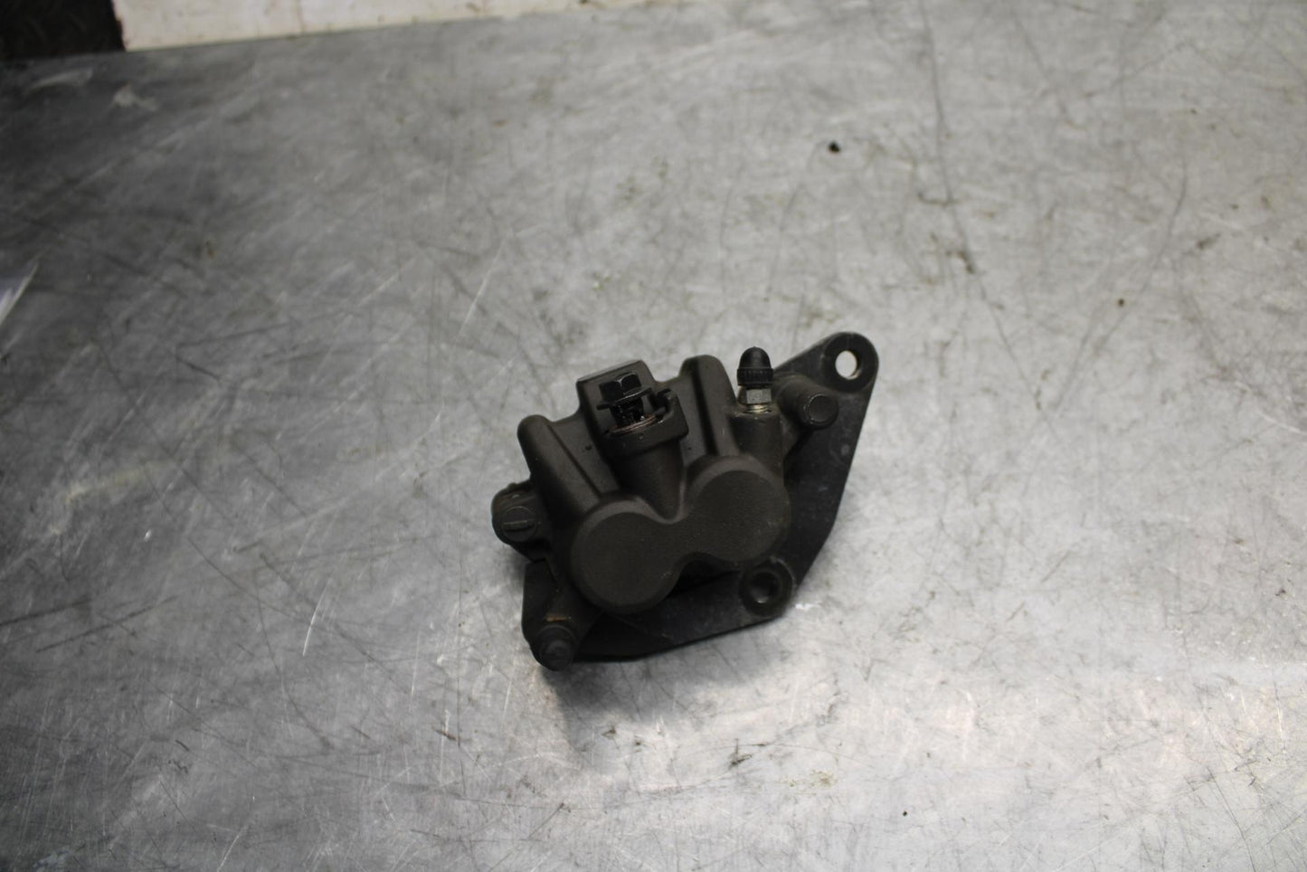 2015 Yamaha YZF R3 FRONT BRAKE CALIPER BB526