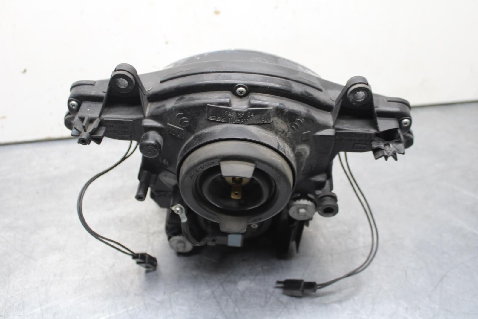 06-07 SUZUKI GSXR750 FRONT HEADLIGHT HEAD LIGHT LAMP 35100-01H01-999 BB613