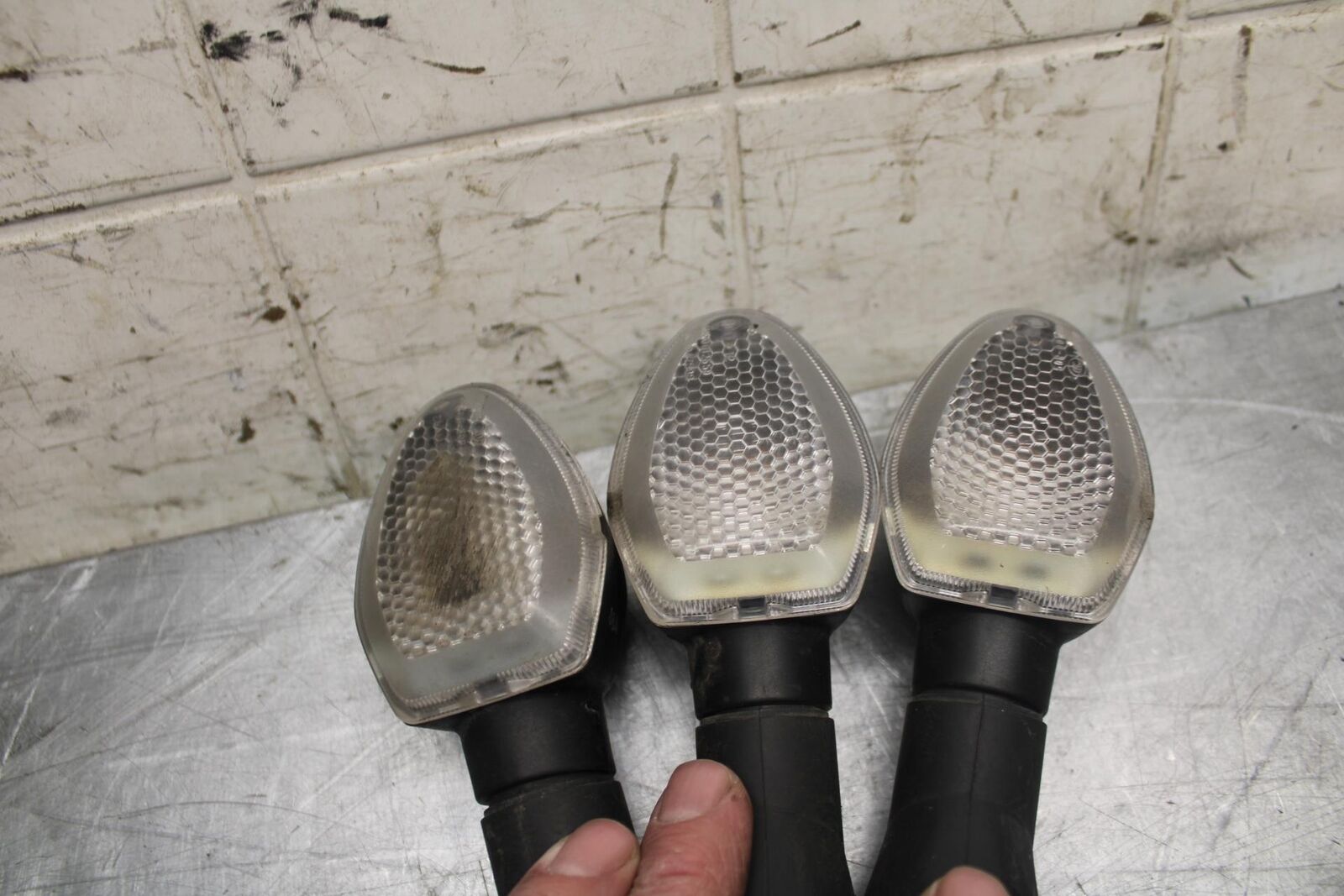 2016 Suzuki Bandit 1250S GSF1250SA ABS REAR LEFT RIGHT TURN SIGNALS LIGHT BB509