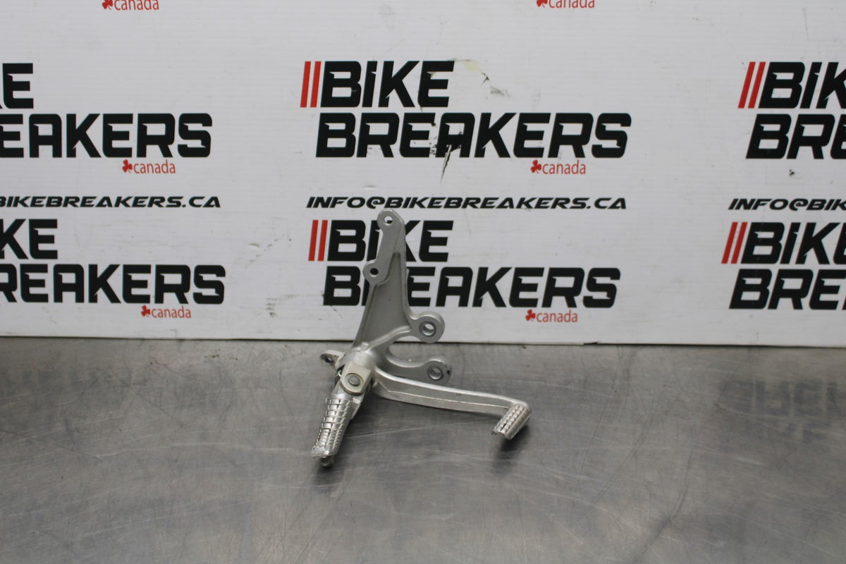 08-10 SUZUKI GSXR 600 RIGHT REARSET REAR SET DRIVER FOOT PEG REST STOP BB810