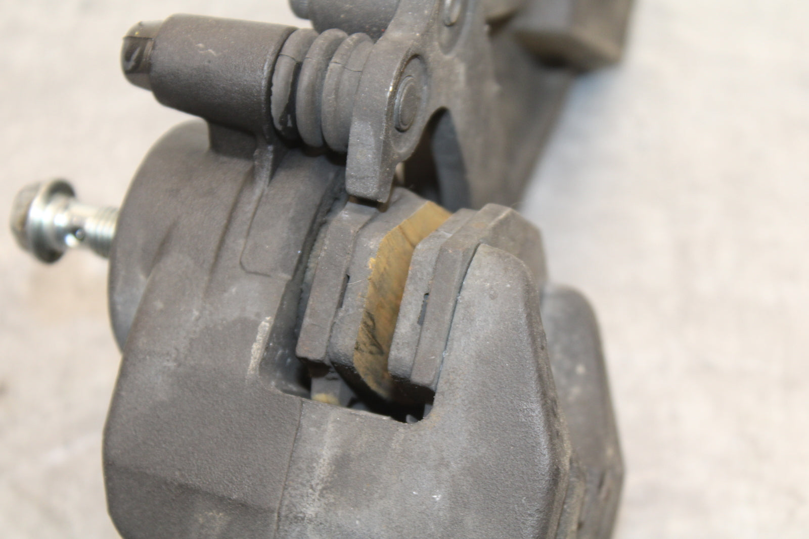 14-15 KAWASAKI NINJA 650 EX650F ABS REAR BRAKE CALIPER W MOUNT BRACKET BB741