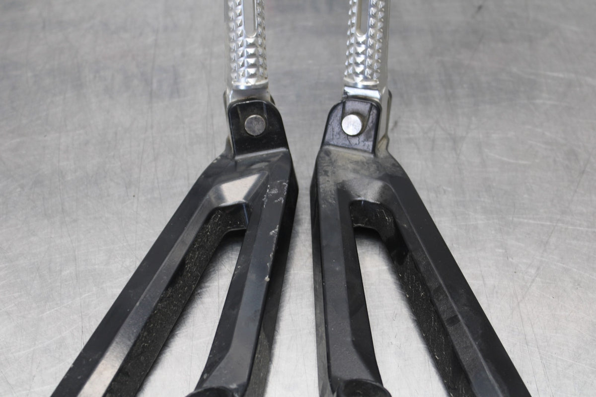 12-14 BMW S1000RR REAR BACK PASSENGER PEG SET PAIR BB204
