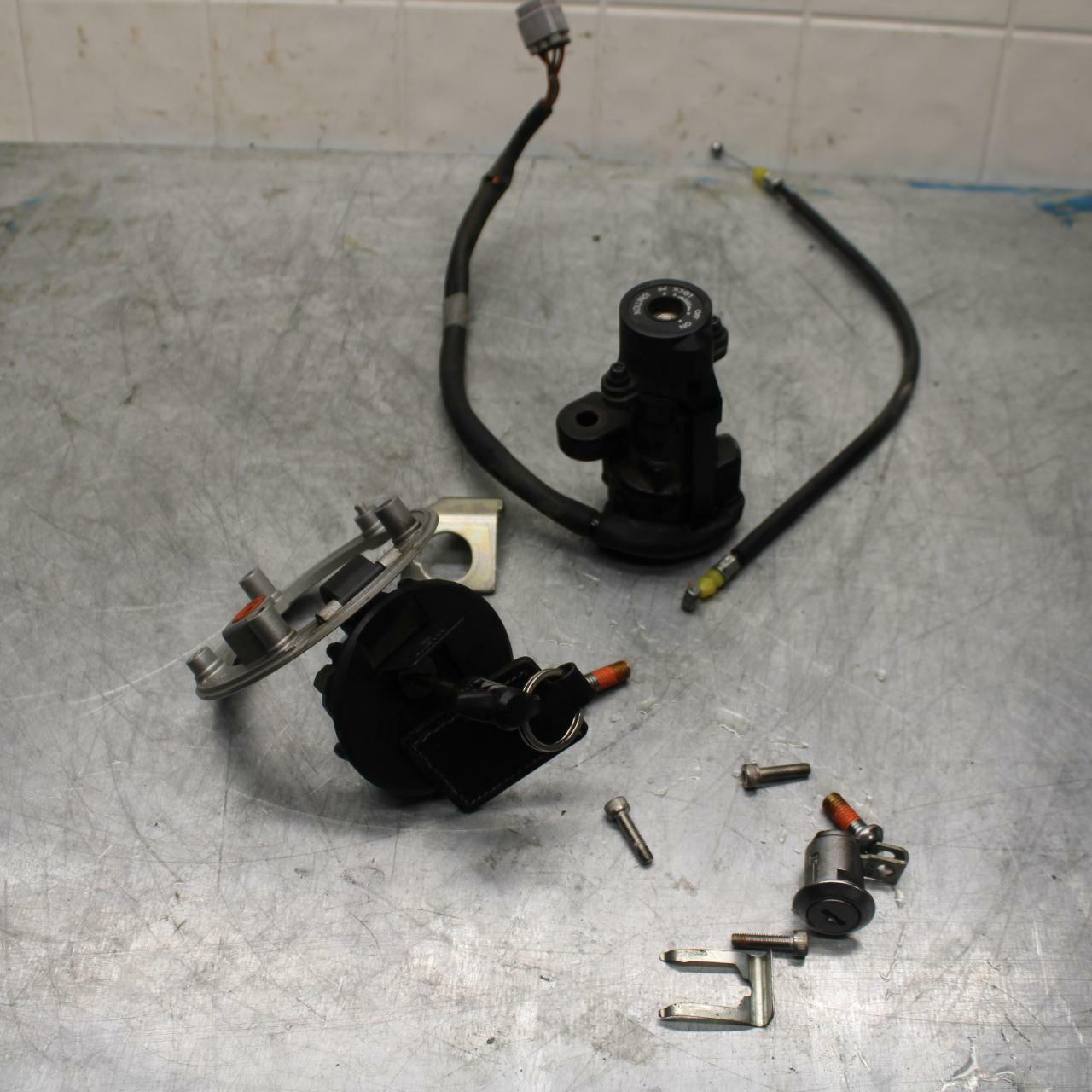 11-17 SUZUKI GSXR600 IGNITION LOCK KEY SET W/ GAS CAP AND SEAT LOCK BB417
