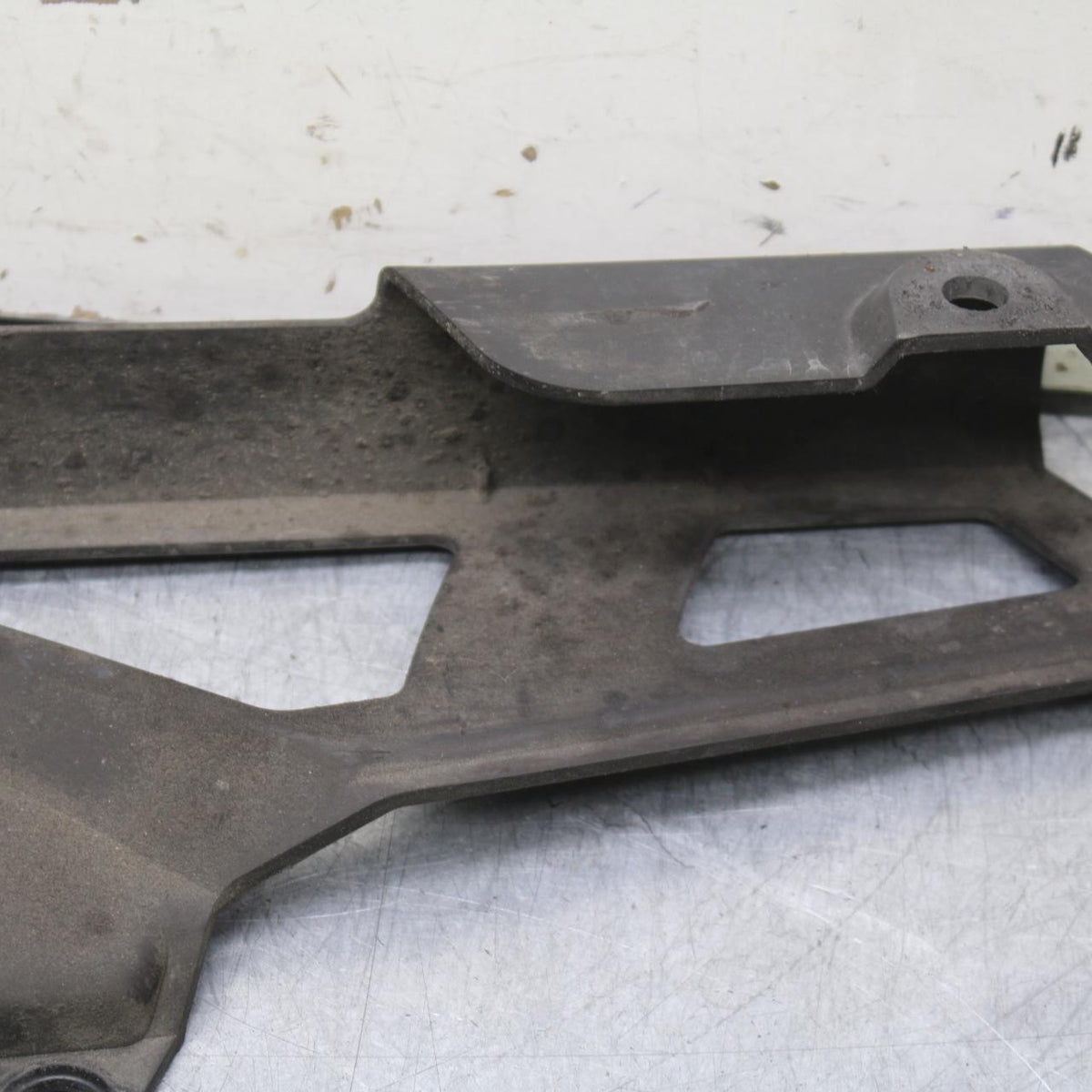 06-07 SUZUKI GSXR750 REAR BACK DRIVE CHAIN GUARD COVER SHIELD BB645