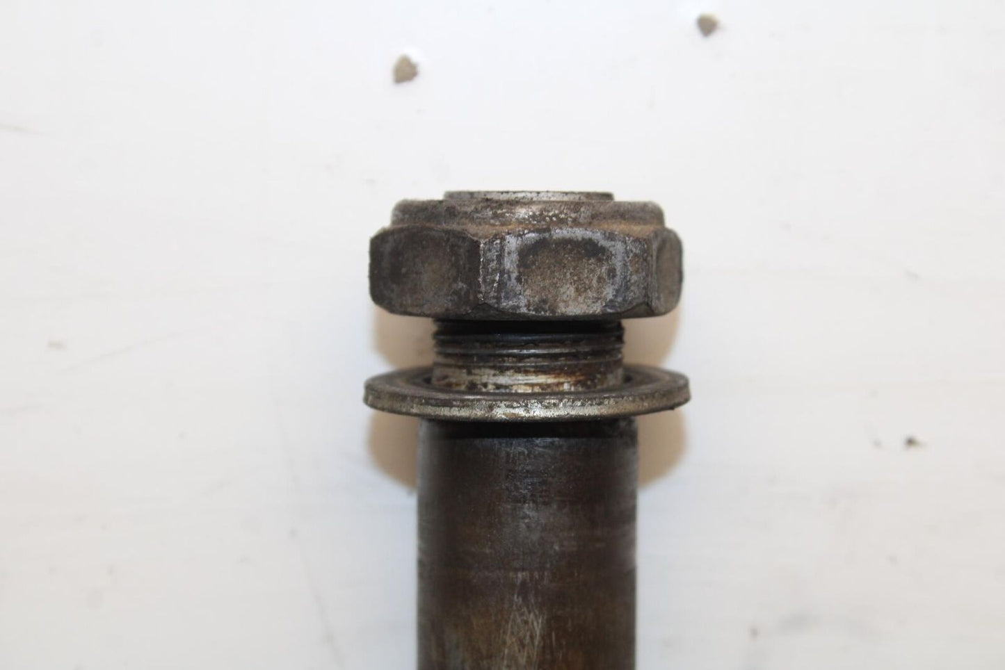 03-04 HONDA CBR600RR REAR AXLE BACK WHEEL RIM BOLT AXEL 42301-MEE-000 BB628