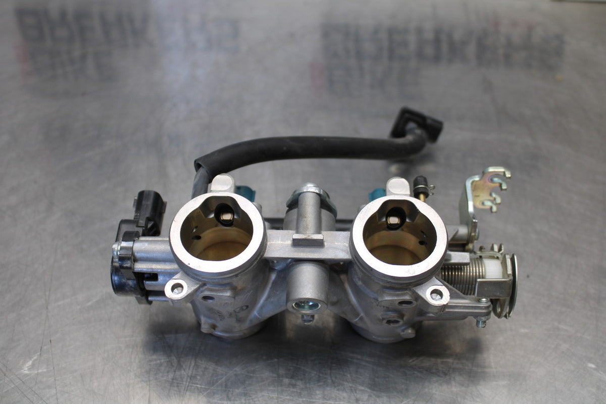 22-25 YAMAHA YZF R7 MAIN FUEL INJECTORS / THROTTLE BODIES BB182