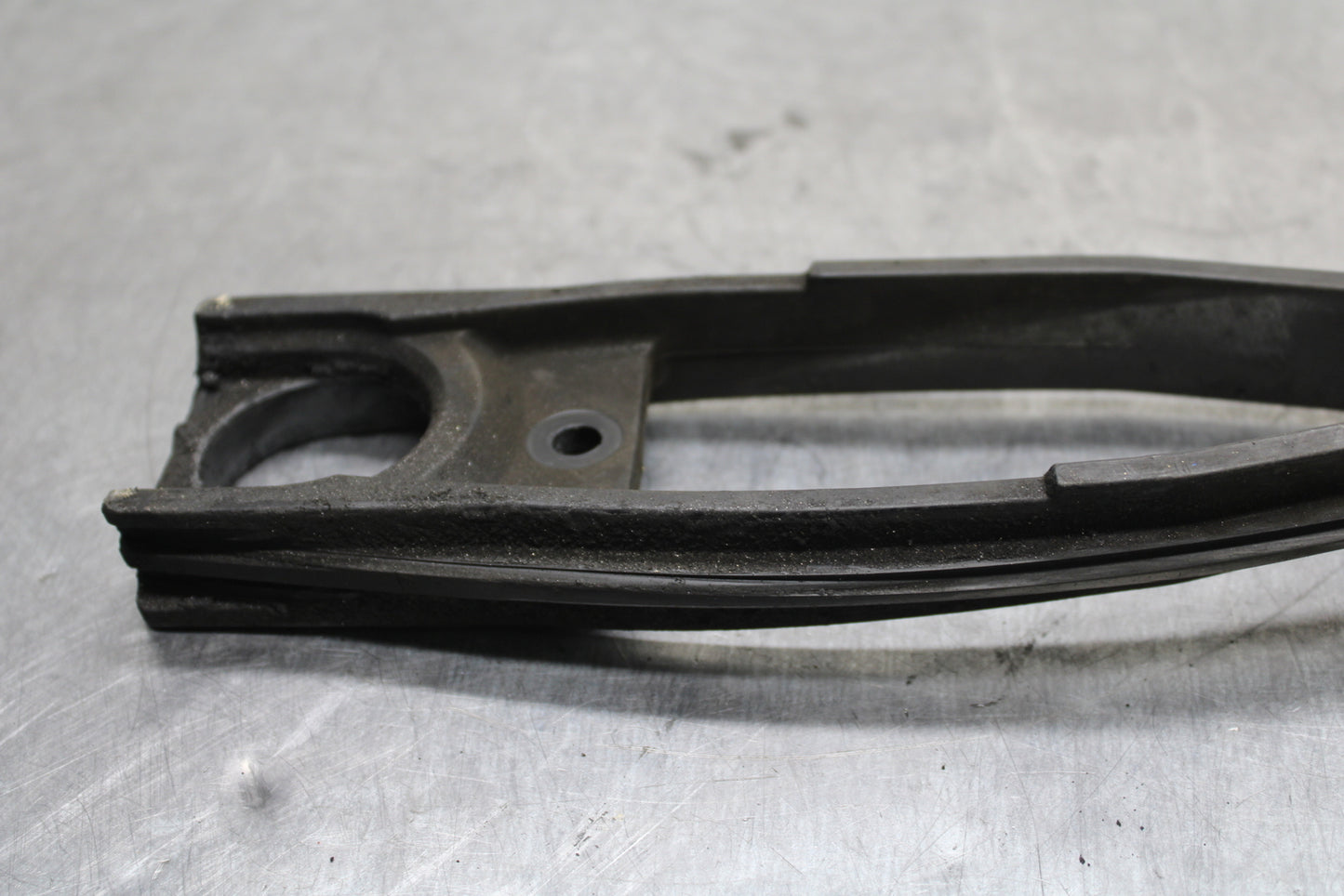 08-10 SUZUKI GSXR 600 SWINGARM CHAIN BUFFER SLIDER GUIDE BB130