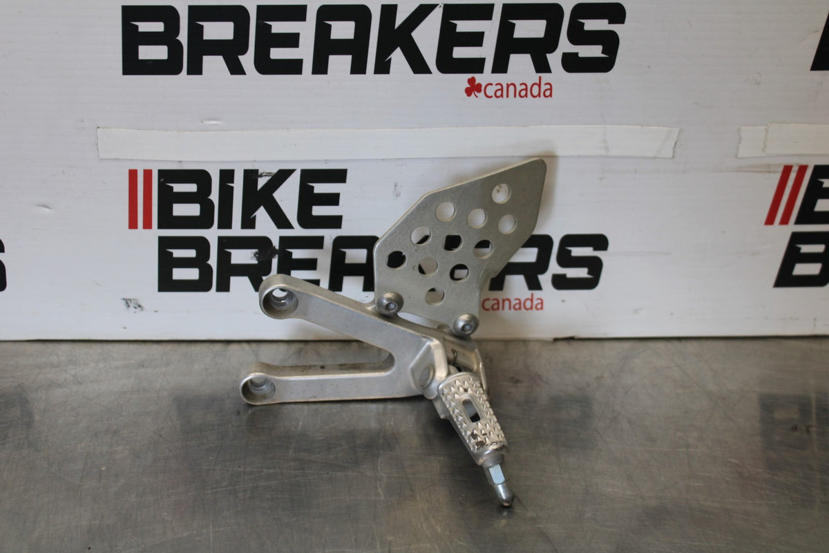 05-06 HONDA CBR600RR LEFT REARSET REAR SET DRIVER FOOT PEG REST STOP BB893