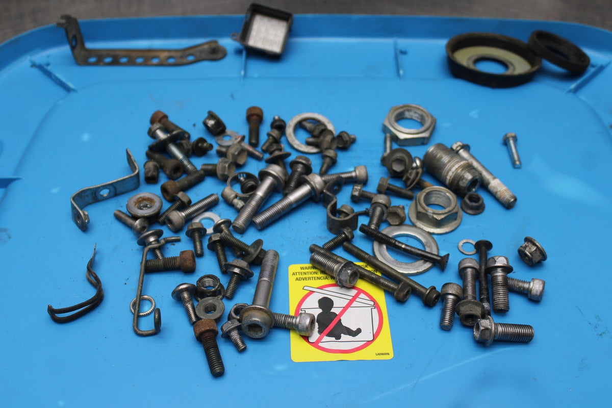 01-03 SUZUKI GSXR600 BOLTS HARDWARE MOTOR SCREWS BB841