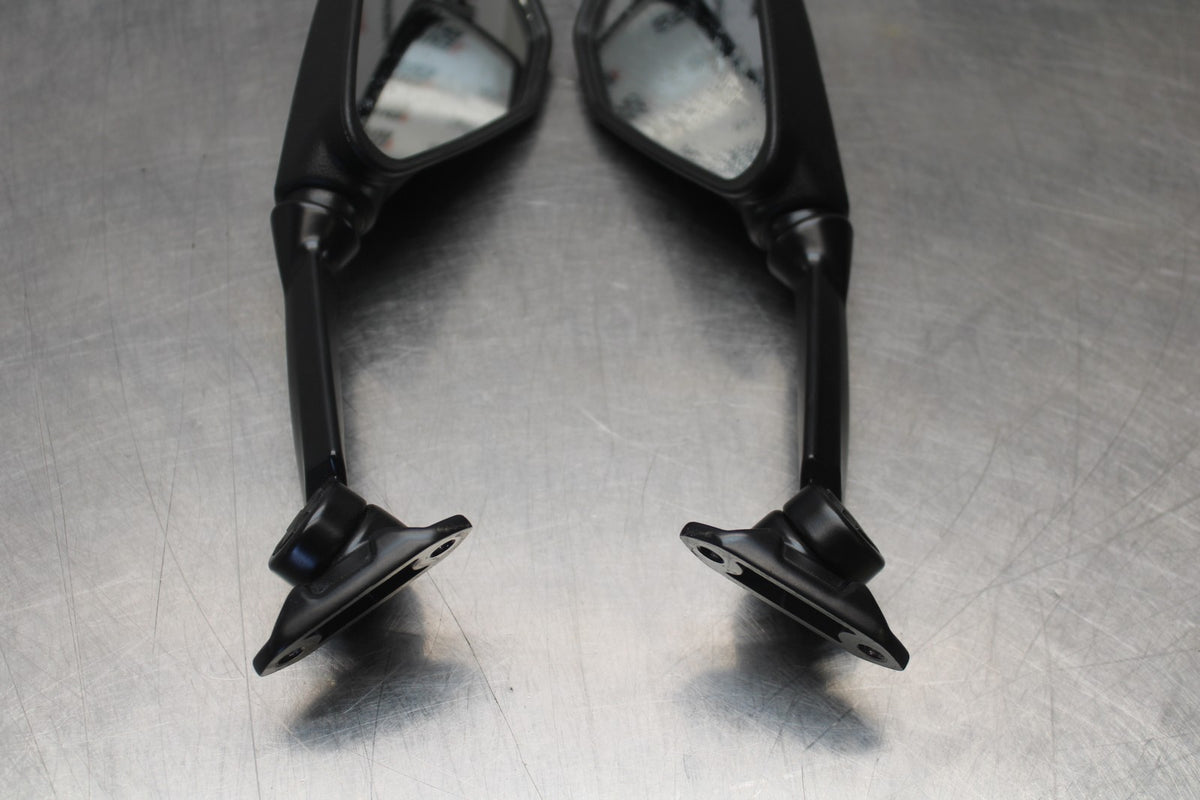 24-25 KAWASAKI NINJA ZX4R REAR VIEW MIRROR SET PAIR MIRRORS BB610