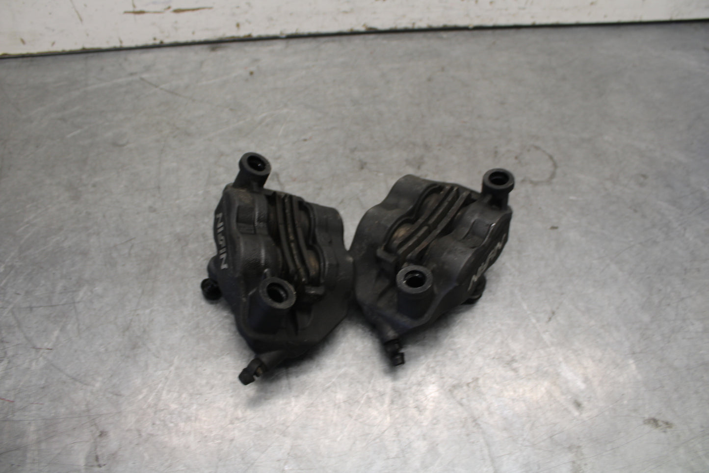 13-18 KAWASAKI NINJA ZX6R RIGHT LEFT FRONT BRAKE CALIPER SET PAIR CALIPERS BB682