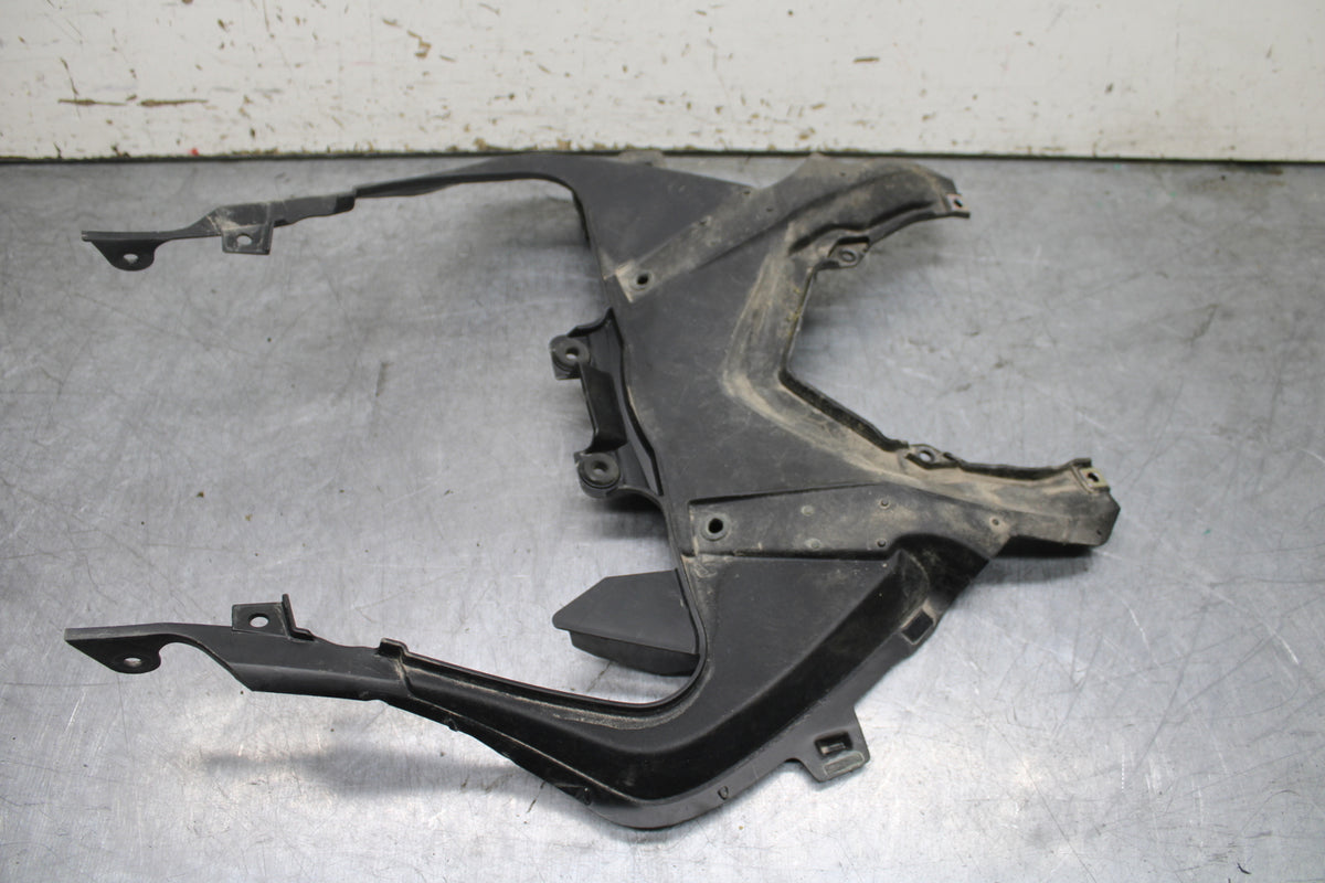 24-25 KAWASAKI NINJA ZX6R CENTER REAR BACK TAIL FAIRING COWL BB726
