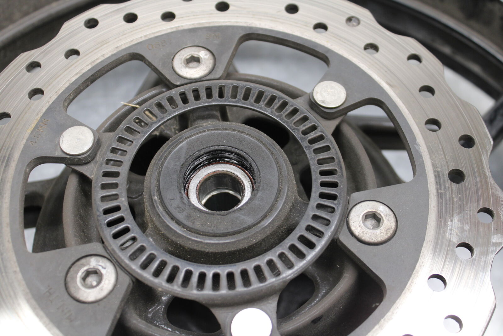 19-22 KAWASAKI Z400 REAR WHEEL BACK RIM BB738