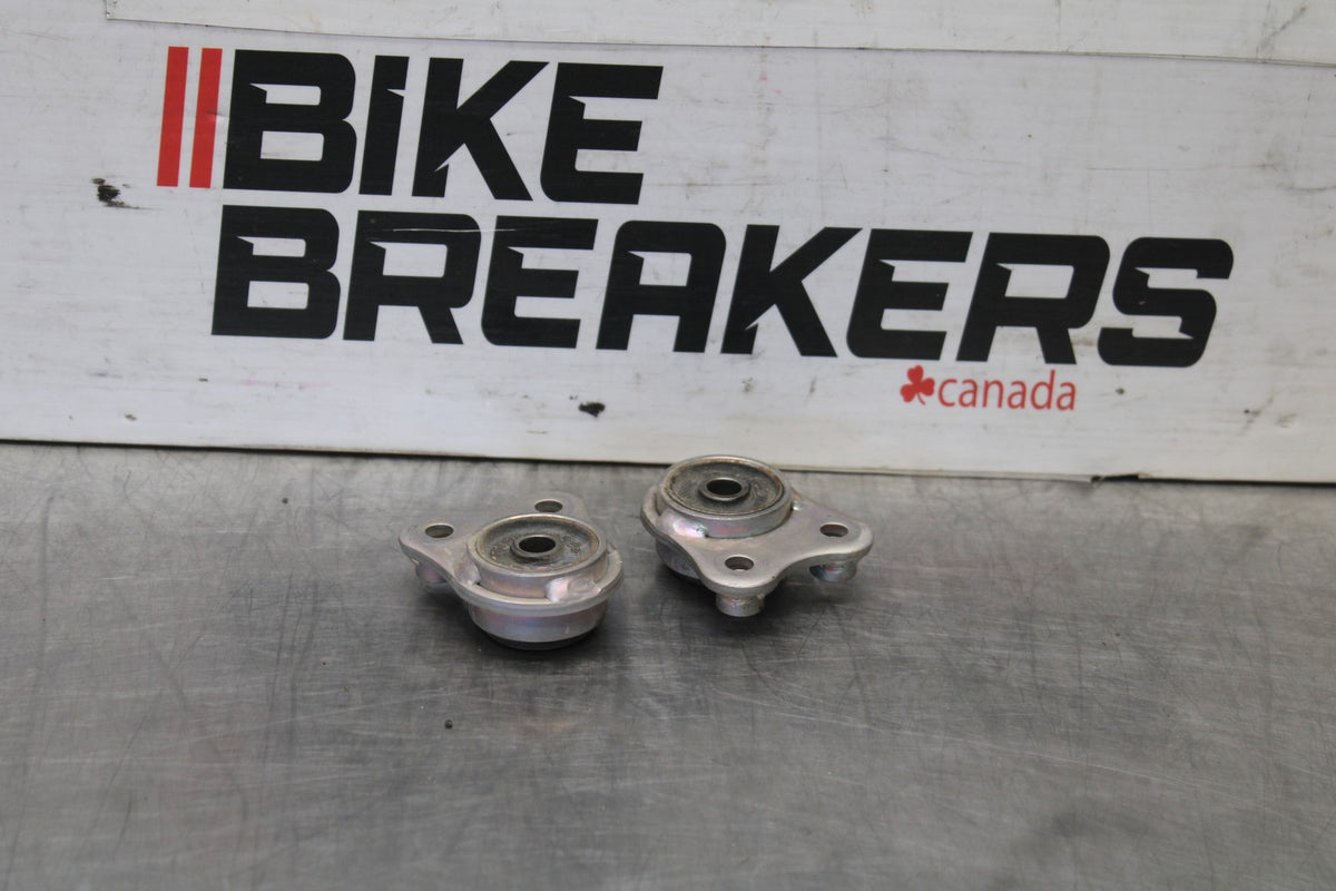 22-25 YAMAHA YZF R7 EXHAUST MUFFLER HEADER MOUNT BRACKET HANGER BB940