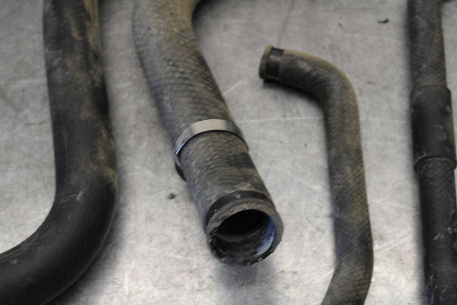 11-24 SUZUKI GSXR750 RADIATOR HOSES ENGINE COOLANT WATER PIPES HOSE SET   BB687