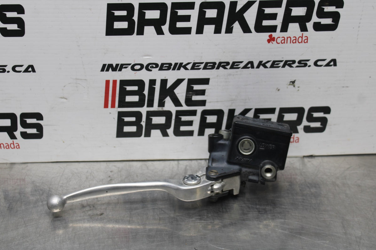 06 KAWASAKI Z750 FRONT BRAKE MASTER CYLINDER w/ LEVER BB837