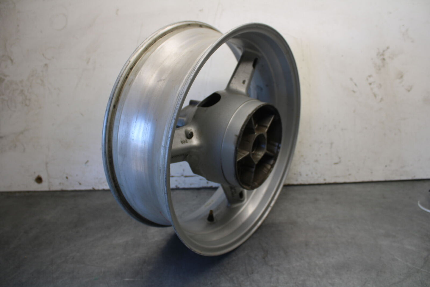 03-05 SUZUKI SV1000 REAR WHEEL BACK RIM BB405