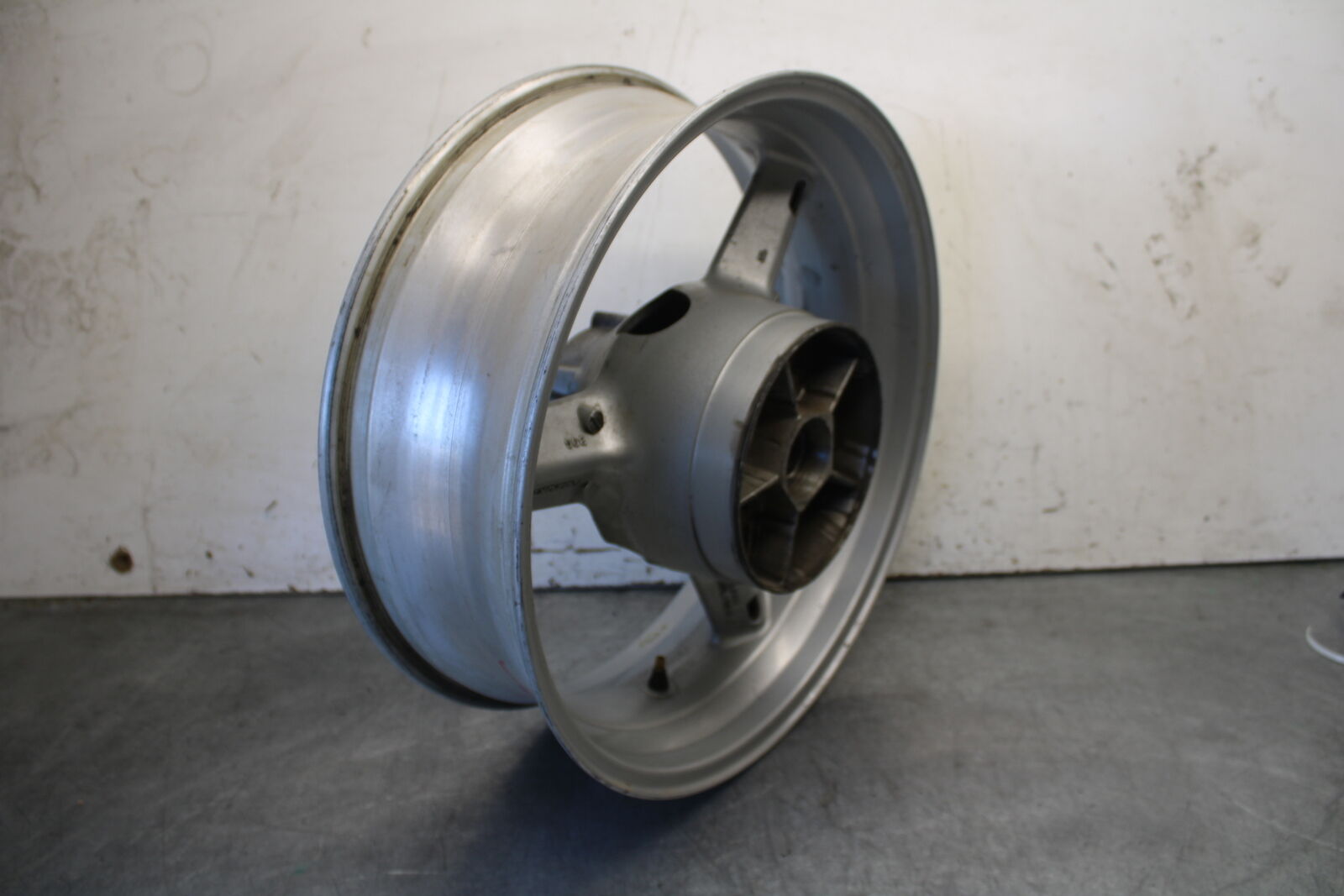 03-05 SUZUKI SV1000 REAR WHEEL BACK RIM BB405