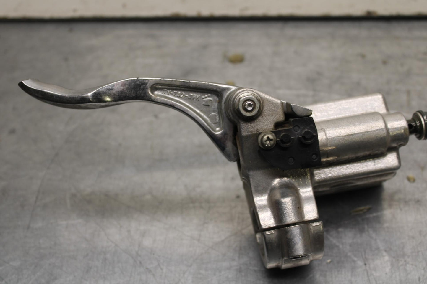 03-08 KAWASAKI VULCAN 1600 FRONT BRAKE MASTER CYLINDER BB616