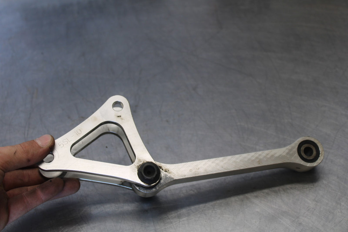 05 YAMAHA YZF R6 REAR DOGBONE SHOCK LINKAGE LINK BB894
