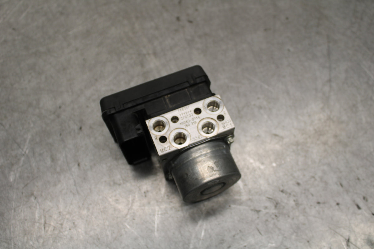 13-18 KAWASAKI NINJA ZX6R ABS PUMP UNIT MODULE BB666