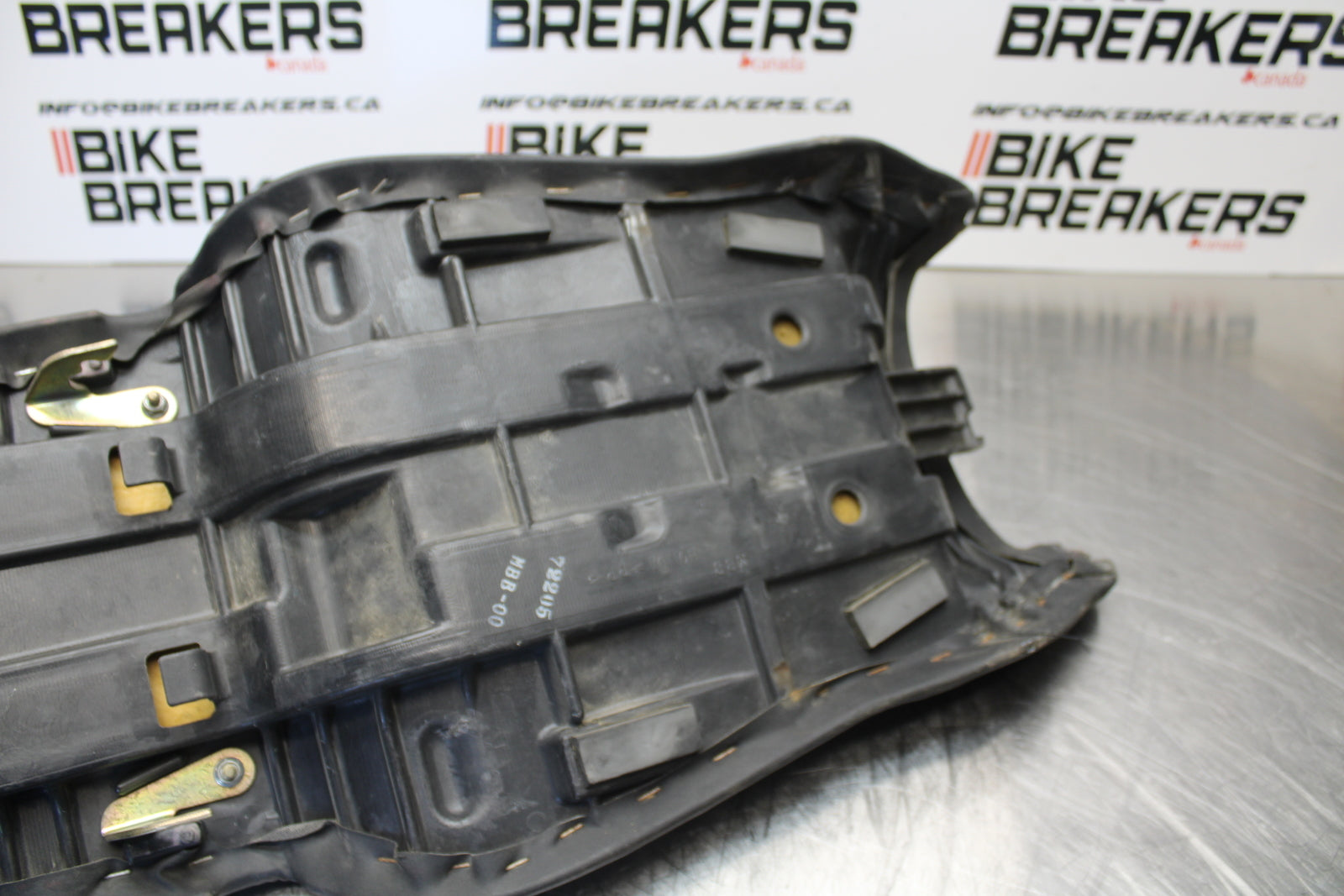 98-05 HONDA SUPER HAWK 1000 VTR1000F FRONT REAR SEAT SADDLE BB152