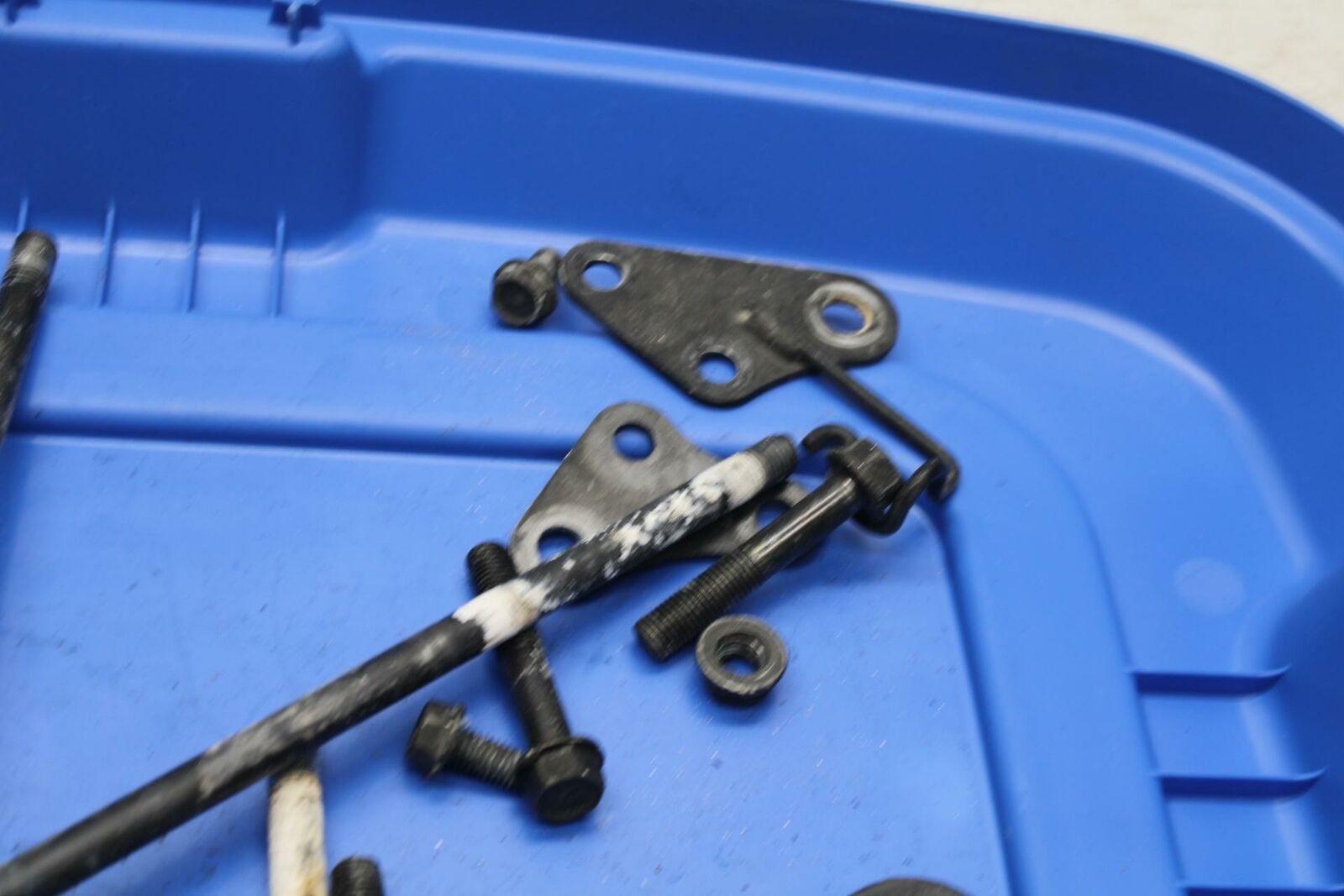 06-21 KAWASAKI VULCAN 900 ENGINE MOTOR MOUNT STAY BRACKETS BB363