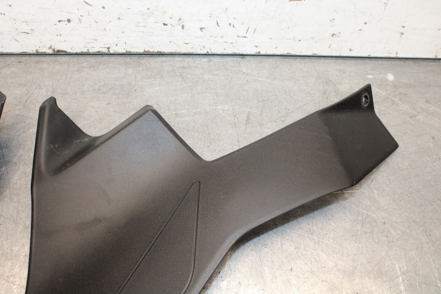 18-23 KAWASAKI NINJA 400 RIGHT LEFT FRONT SIDE SEAT PANELS TRIMS  BB679