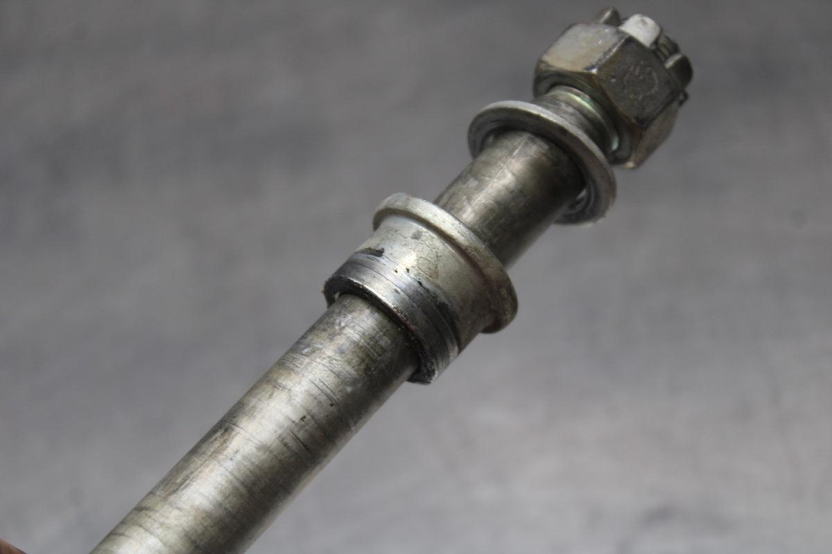 06 KAWASAKI VULCAN 900 REAR AXLE BACK WHEEL RIM PIVOT BOLT AXEL BB799