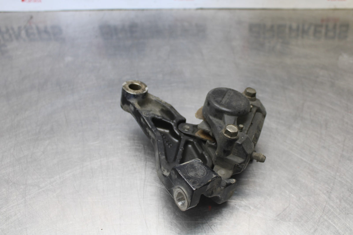 08 YAMAHA V STAR 1100 XVS1100AW CLASSIC REAR BRAKE CALIPER MOUNT BRACKET BB916