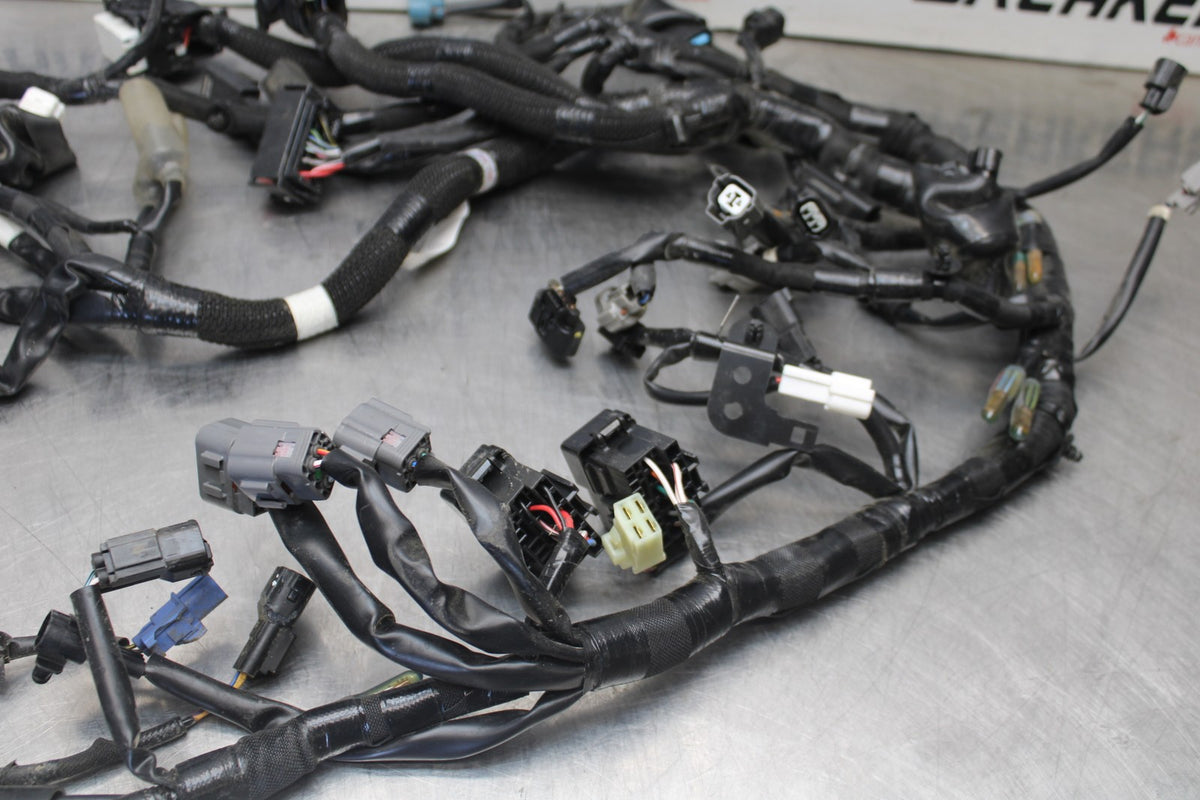 23-26 KAWASAKI NINJA ZX4RR MAIN ENGINE WIRING HARNESS MOTOR WIRE LOOM BB898