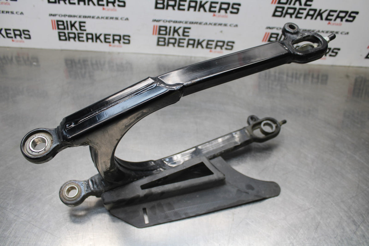 07 HARLEY-DAVIDSON SPORTSTER 1200 CUSTOM XL1200C SWINGARM SUSPENSION ARM BB833