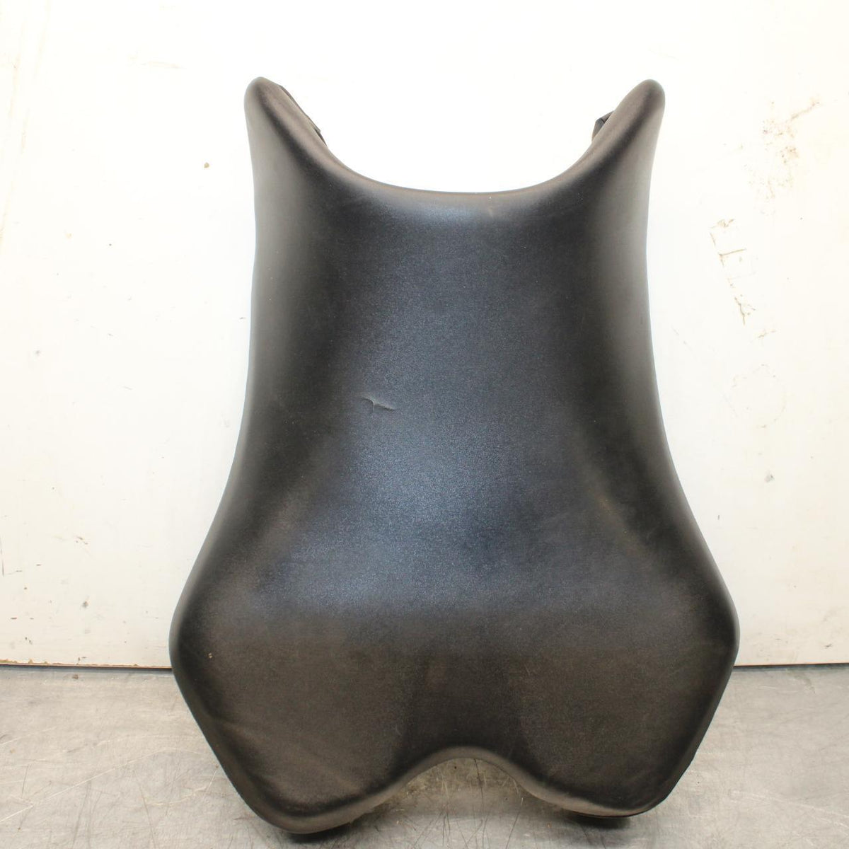2007 Yamaha YZF R1 FRONT DRIVERS SEAT PAD SADDLE PILLION 4C8-24710-00-00 BB483