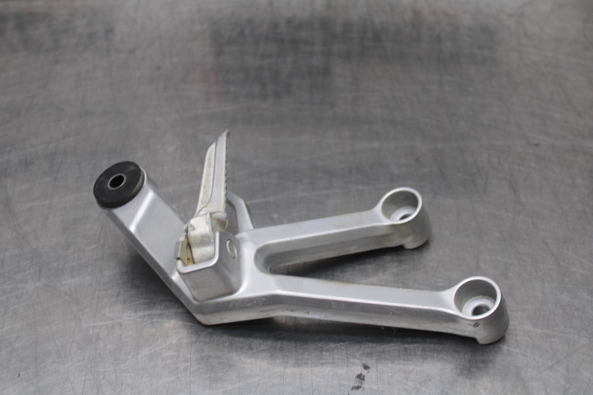 06 SUZUKI SV650S RIGHT REAR BACK PASSENGER PEG BB783