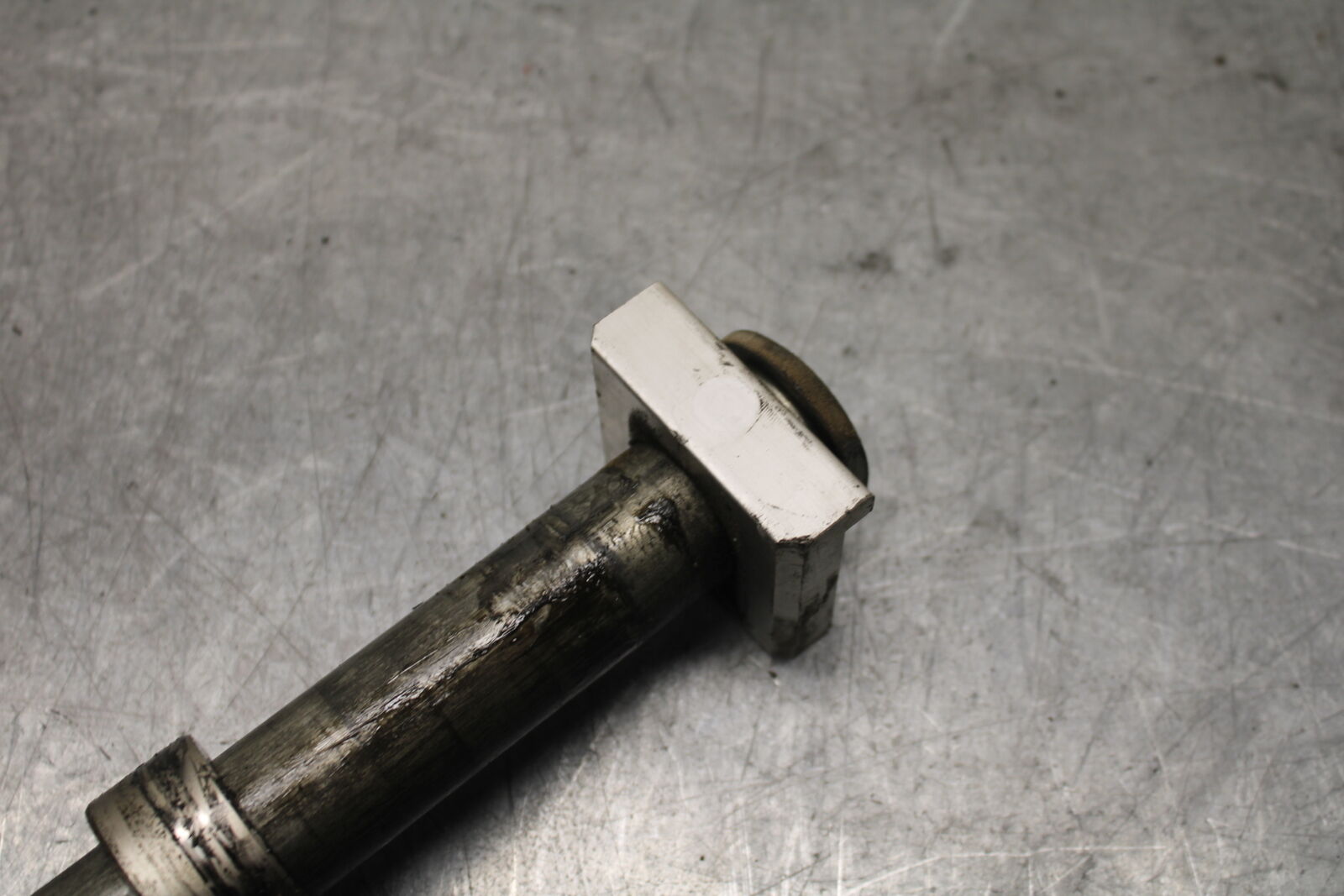 07-08 YAMAHA YZF R1 REAR AXLE BACK WHEEL RIM PIVOT BOLT AXEL BB724