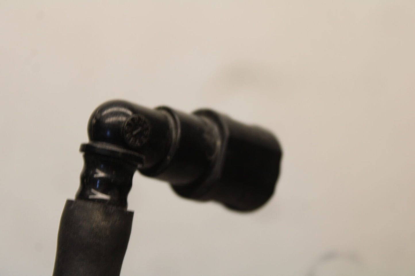 05-06 SUZUKI GSXR1000 FUEL HOSE GAS LINE TUBE PIPE 15810-41G00 BB663