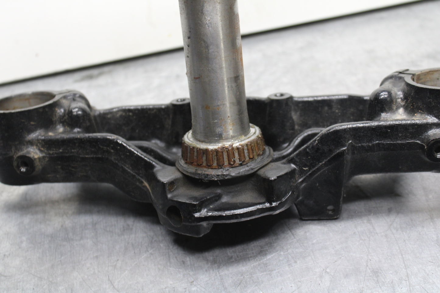 03-08 KAWASAKI VULCAN 1600 FRONT FORKS CLAMP LOWER TRIPLE TREE STEM BB123