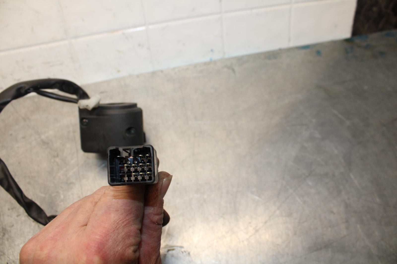 08-09 KAWASAKI NINJA ZX14R LEFT CLIP ON HANDLE HORN SIGNALS SWITCH SWITCHES BB73