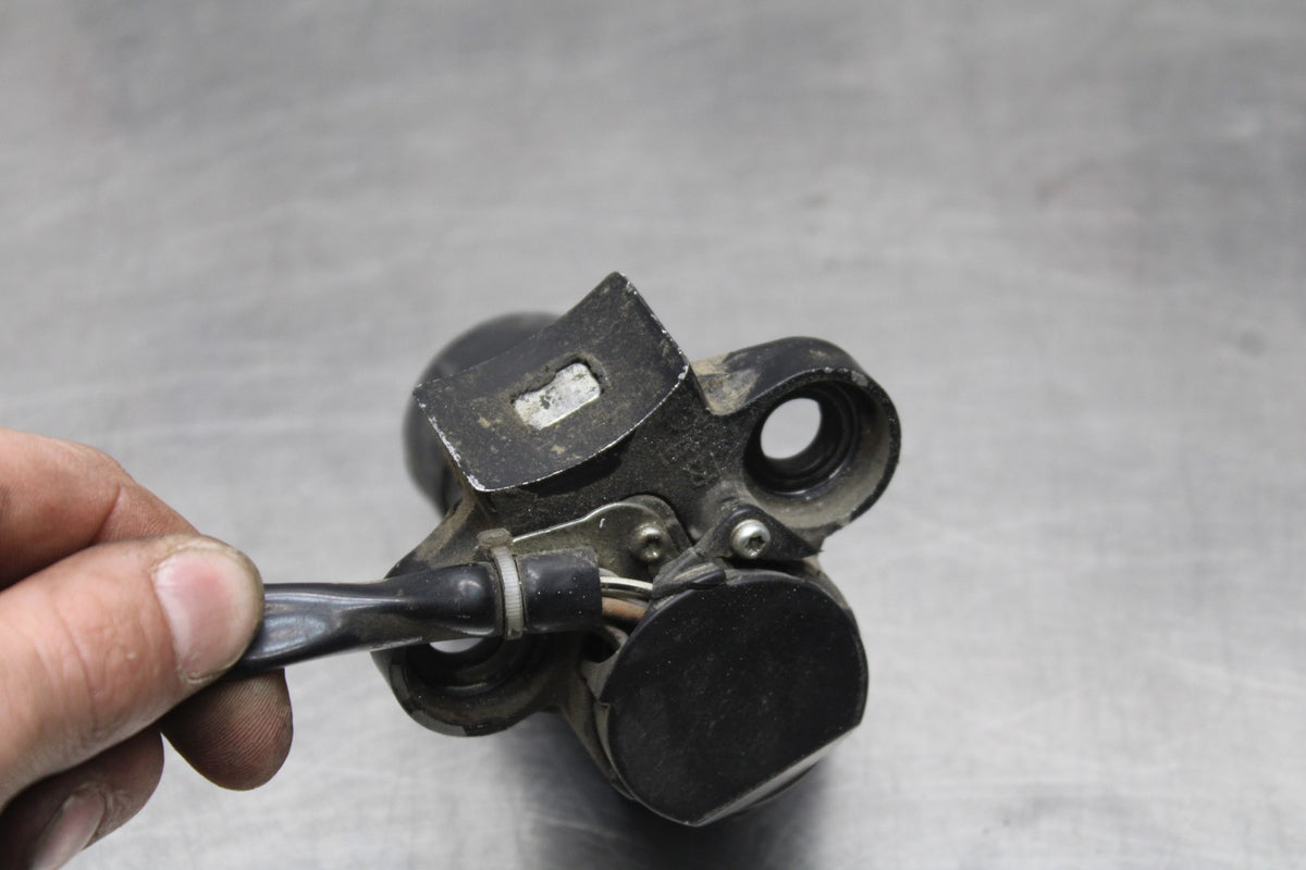05-06 KAWASAKI NINJA ZX6R IGNITION LOCK AND SEAT LOCK BB877
