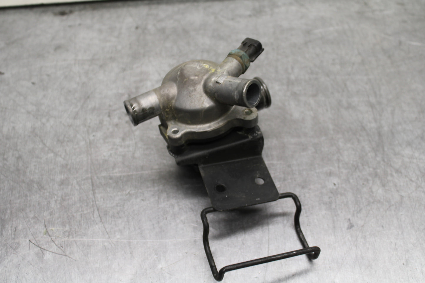 03-08 KAWASAKI VULCAN 1600 THERMOSTAT W HOUSING ASSEMBLY BB754