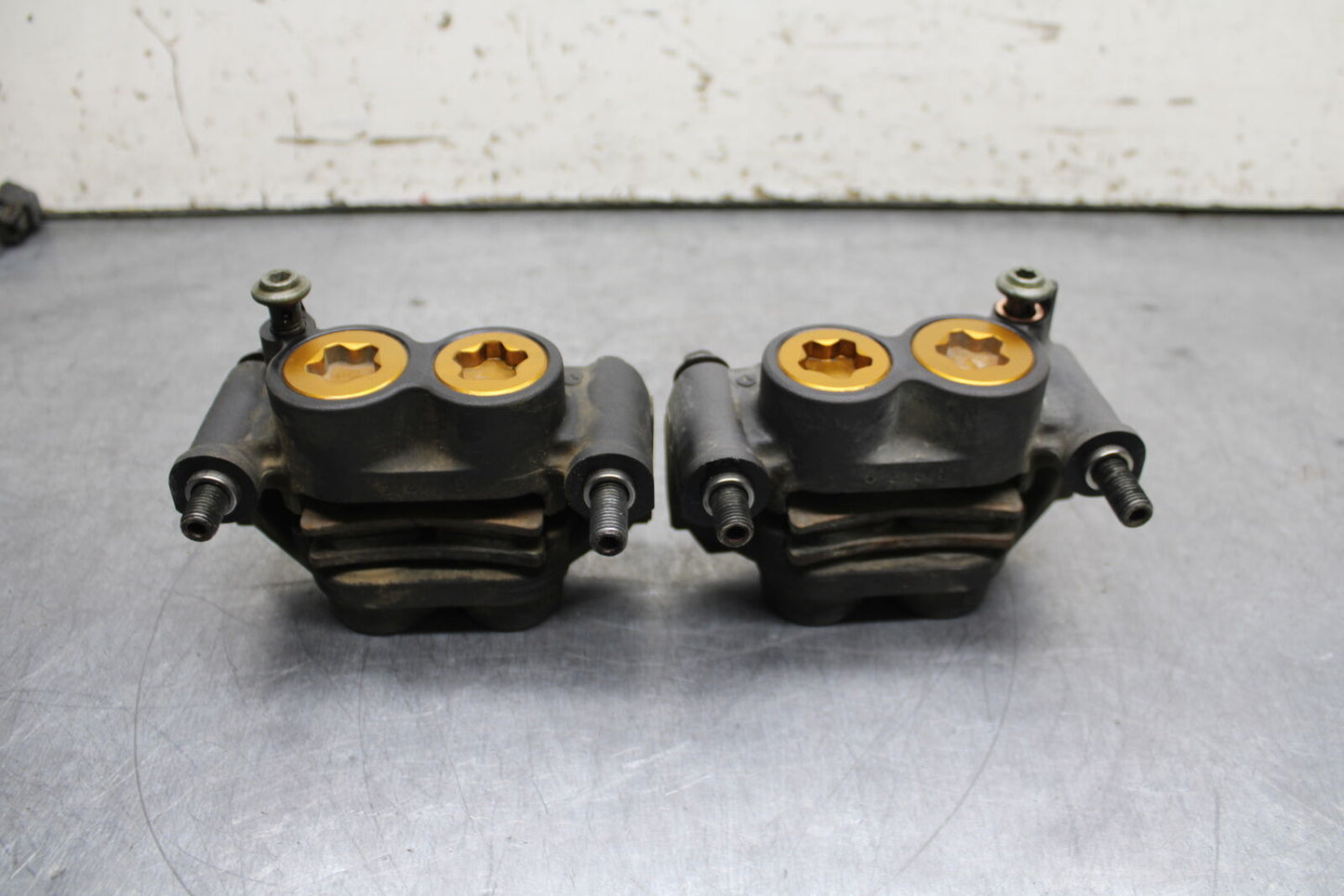 06-07 YAMAHA YZF R6 RIGHT LEFT FRONT BRAKE CALIPER SET PAIR CALIPERS BB742